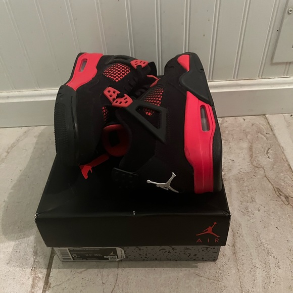 Red thunder Jordan 4s - Picture 1 of 5